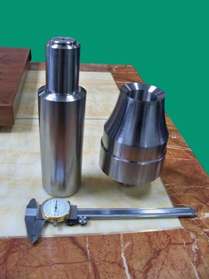 고 내성형 폼 코어와 홀리 블록 CNC 기계장치 부품