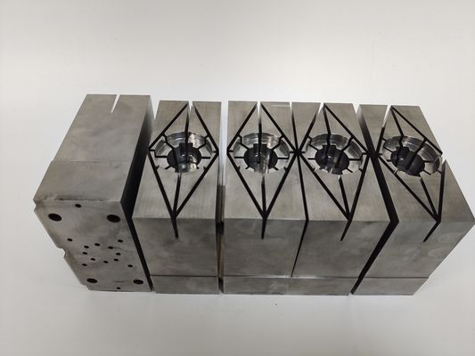 H13 (1.2344) 정밀 폼 코어