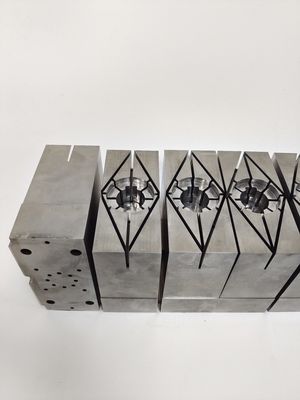 H13 (1.2344) 정밀 폼 코어